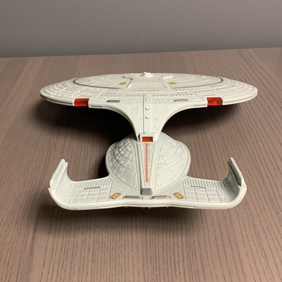 Star Trek USS Enterprise NCC-1701-D Next Generation Incomplete - Picture 3 of 13